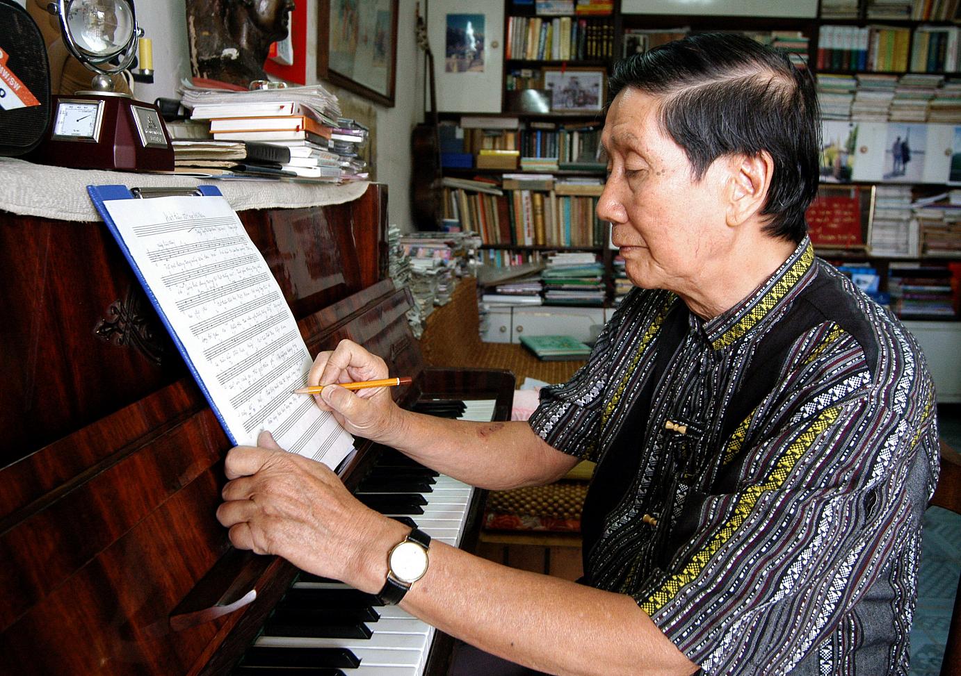 Bí quyết viết ca khúc hay về Đảng của nhạc sĩ Phạm Tuyên 